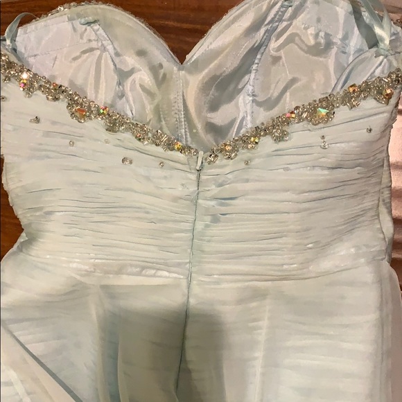 Beautiful sky blue/teal Mac Duggal Hi/Lo Dress - Picture 5 of 7